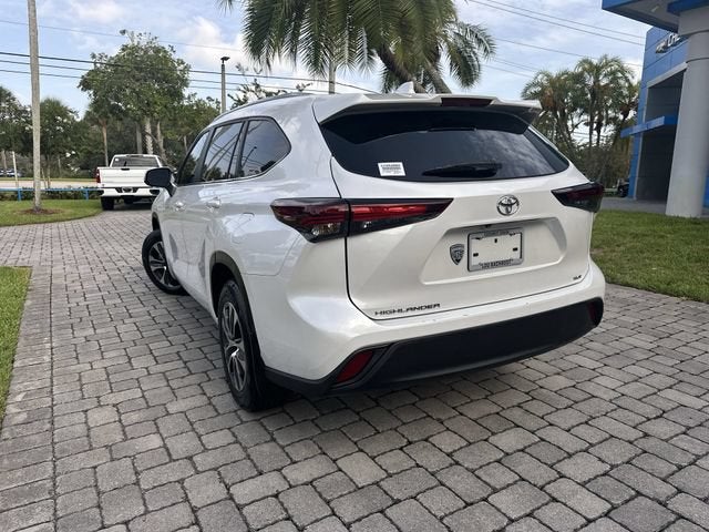 2024 Toyota Highlander LE