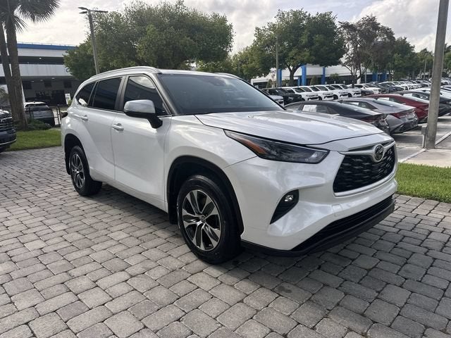 2024 Toyota Highlander LE