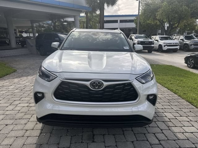 2024 Toyota Highlander LE