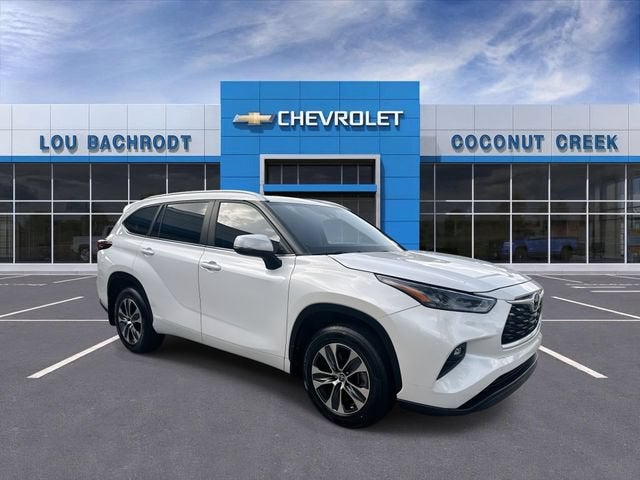 2024 Toyota Highlander LE