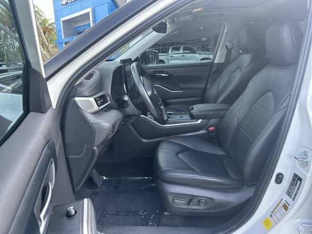 2024 Toyota Highlander LE