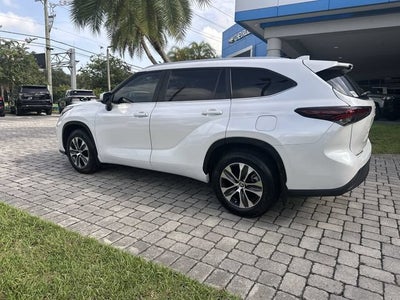 2024 Toyota Highlander LE