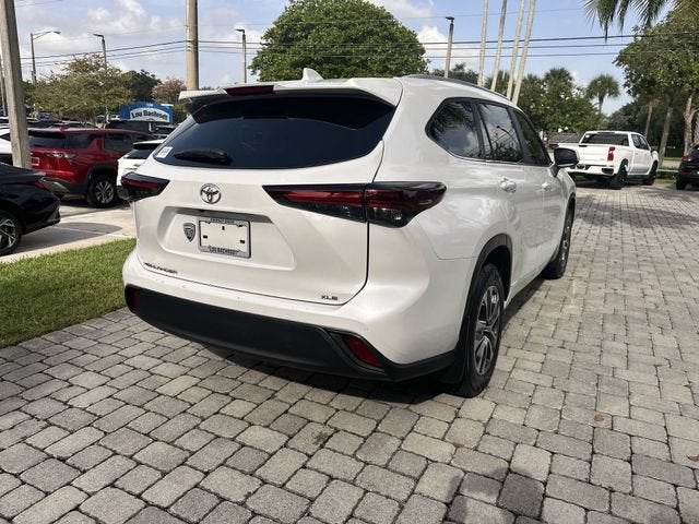 2024 Toyota Highlander LE