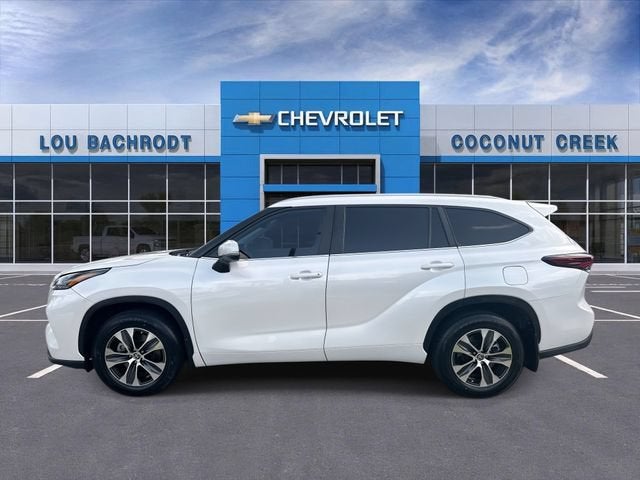 2024 Toyota Highlander LE