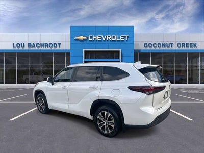 2024 Toyota Highlander LE
