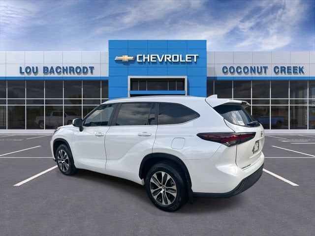 2024 Toyota Highlander LE