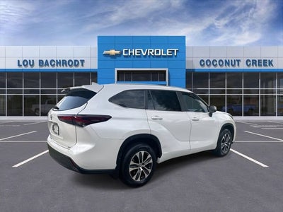 2024 Toyota Highlander LE