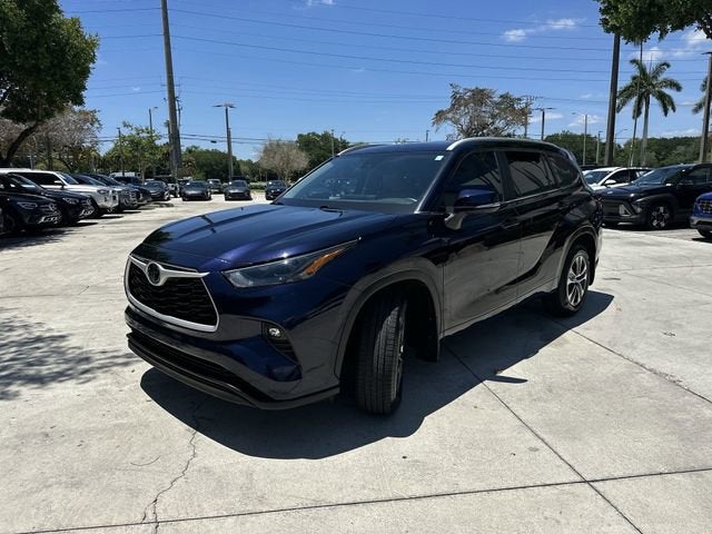 2024 Toyota Highlander LE