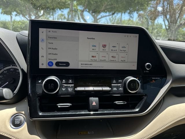 2024 Toyota Highlander LE