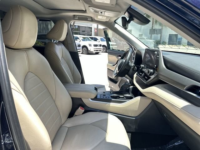 2024 Toyota Highlander LE
