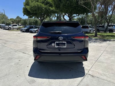 2024 Toyota Highlander LE