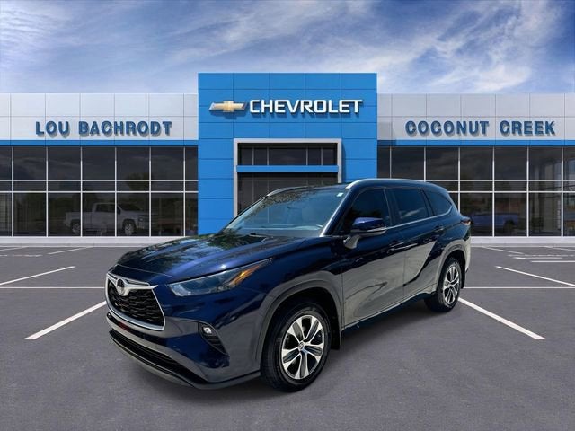 2024 Toyota Highlander LE