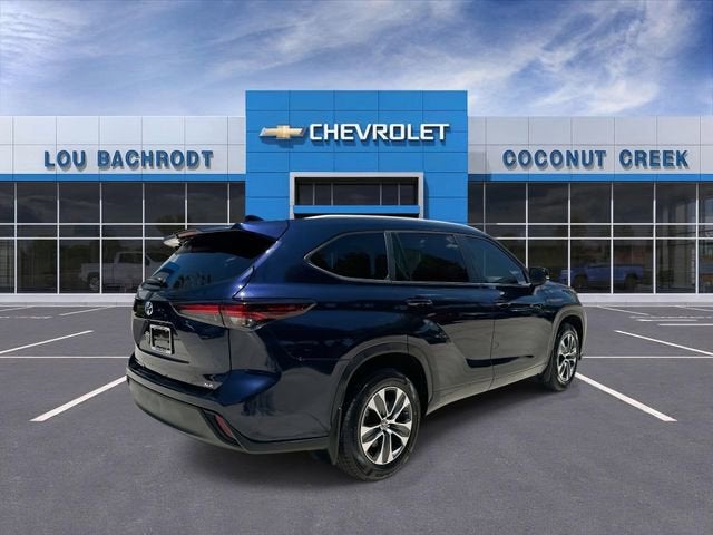 2024 Toyota Highlander LE