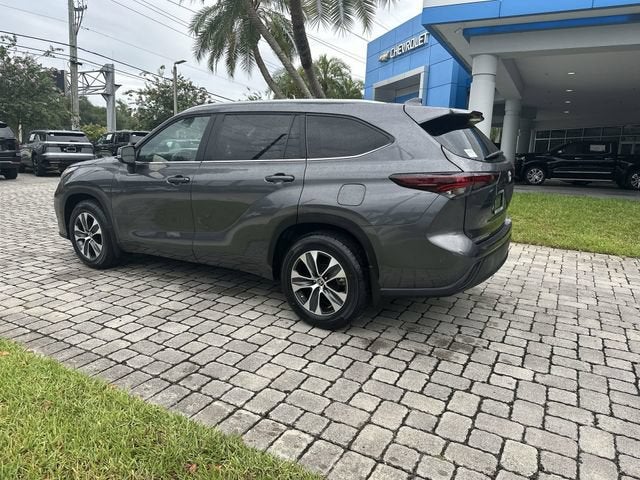 2024 Toyota Highlander LE