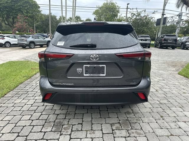 2024 Toyota Highlander LE