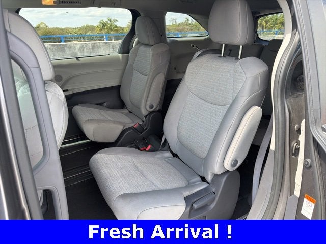 2024 Toyota Sienna LE