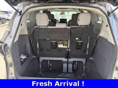2024 Toyota Sienna LE