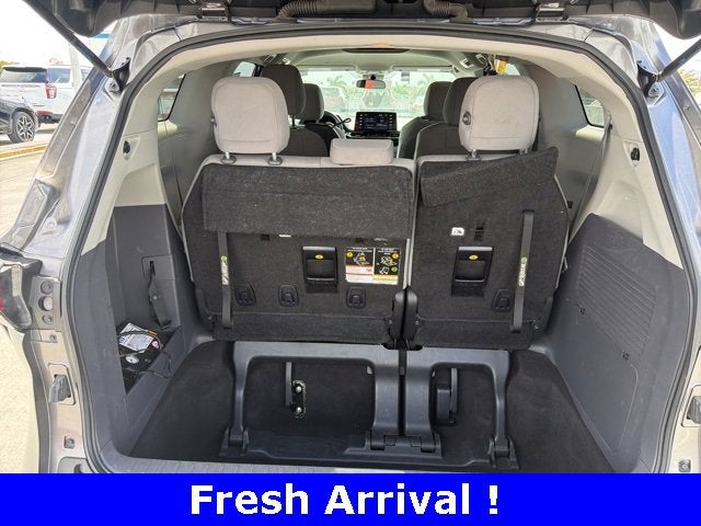 2024 Toyota Sienna LE