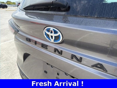 2024 Toyota Sienna LE