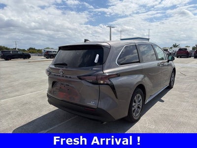 2024 Toyota Sienna LE