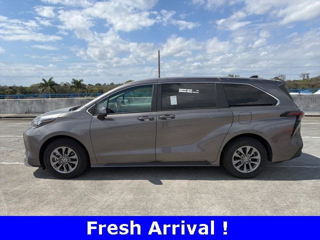 2024 Toyota Sienna LE