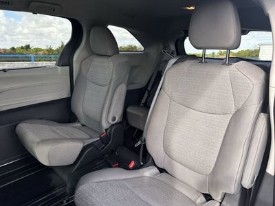 2024 Toyota Sienna LE