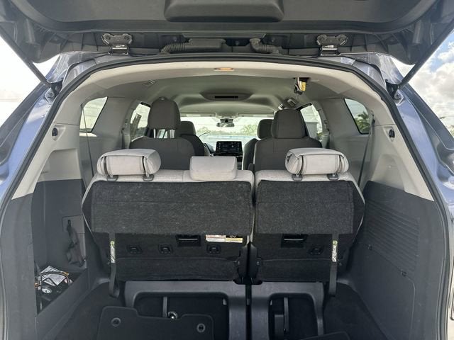2024 Toyota Sienna LE
