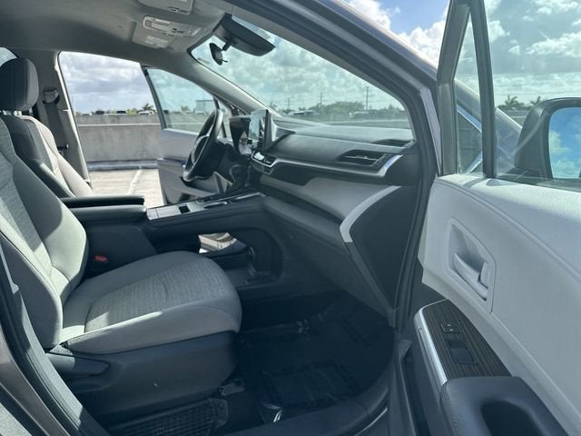 2024 Toyota Sienna LE