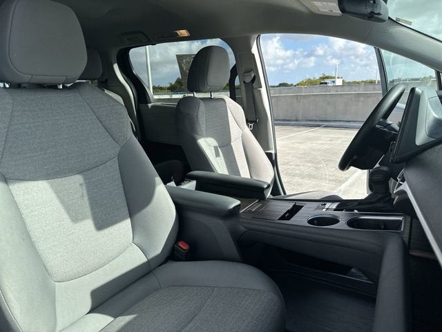 2024 Toyota Sienna LE