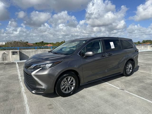 2024 Toyota Sienna LE