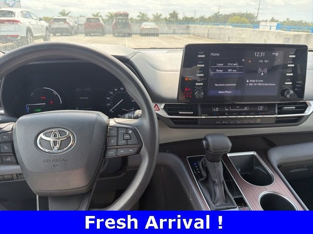 2024 Toyota Sienna LE