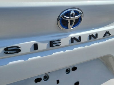 2025 Toyota Sienna XLE