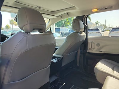 2025 Toyota Sienna XLE
