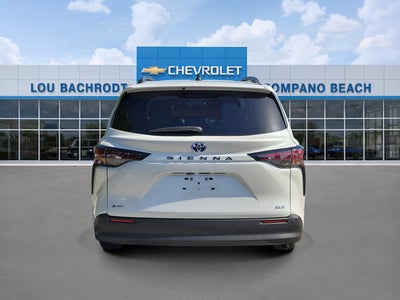 2025 Toyota Sienna XLE