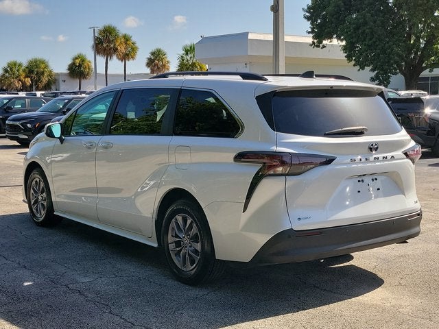2025 Toyota Sienna XLE
