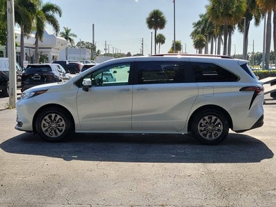 2025 Toyota Sienna XLE