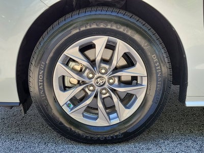 2025 Toyota Sienna XLE