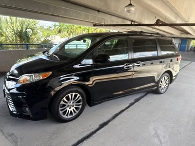 2020 Toyota Sienna XLE Auto Access Seat
