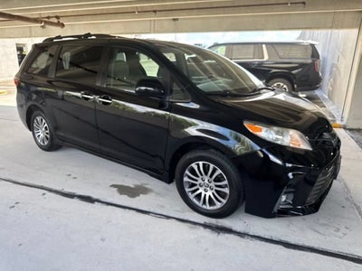 2020 Toyota Sienna XLE Auto Access Seat
