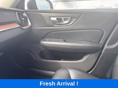 2024 Volvo S60 Plus Dark Theme