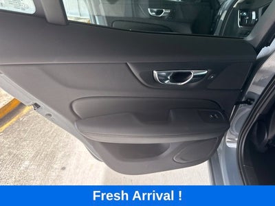 2024 Volvo S60 Plus Dark Theme