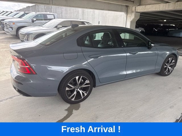 2024 Volvo S60 Plus Dark Theme