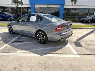 2024 Volvo S60 Plus Dark Theme