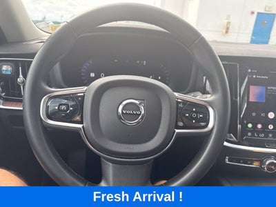 2024 Volvo S60 Plus Dark Theme