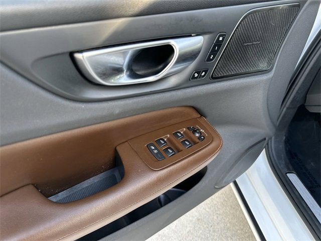 2024 Volvo S60 Ultimate Dark Theme