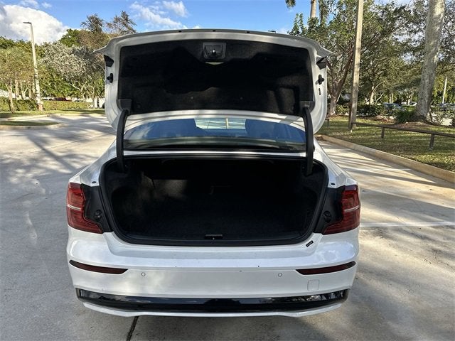 2024 Volvo S60 Ultimate Dark Theme