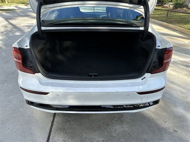 2024 Volvo S60 Ultimate Dark Theme