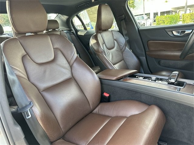 2024 Volvo S60 Ultimate Dark Theme