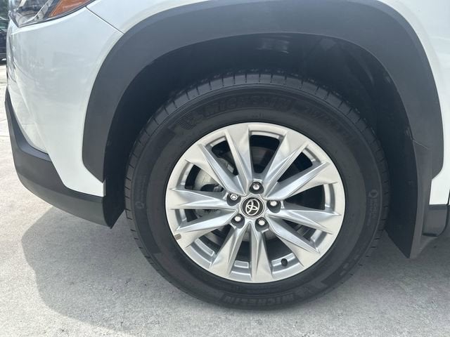2025 Toyota Corolla Cross LE