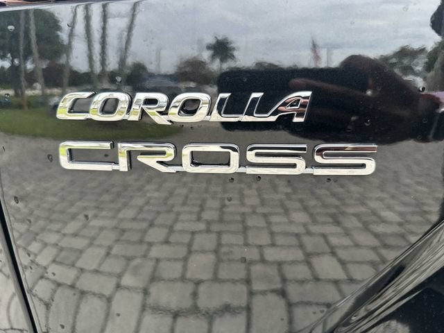 2025 Toyota Corolla Cross XLE